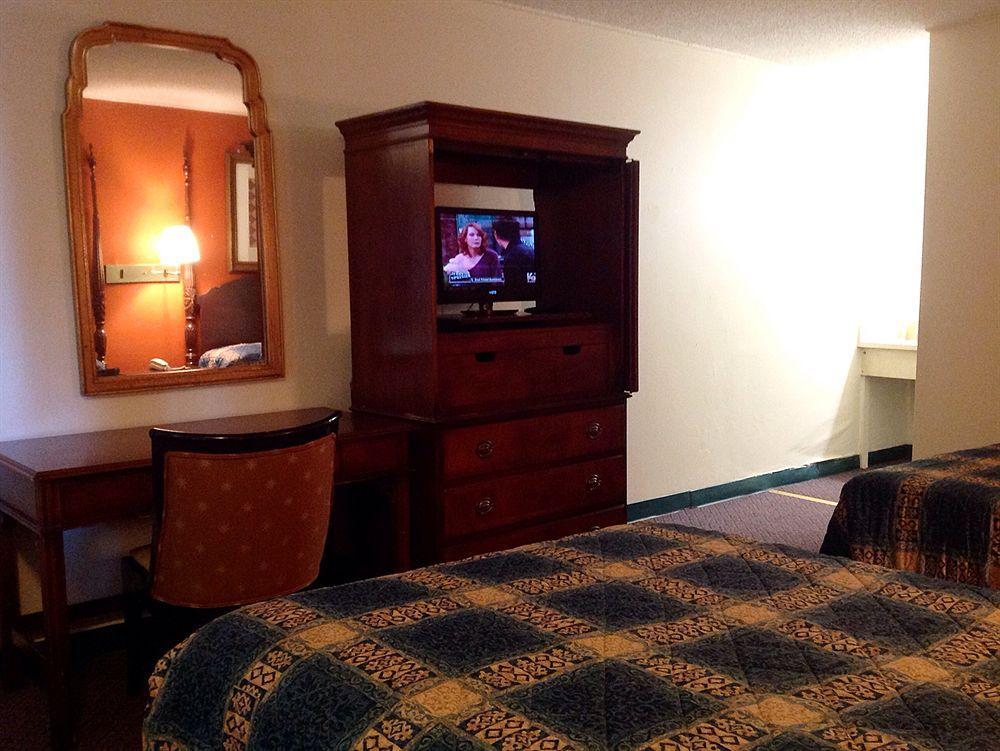 Hotel Petersburg Va I-95 & E Washington St מראה חיצוני תמונה