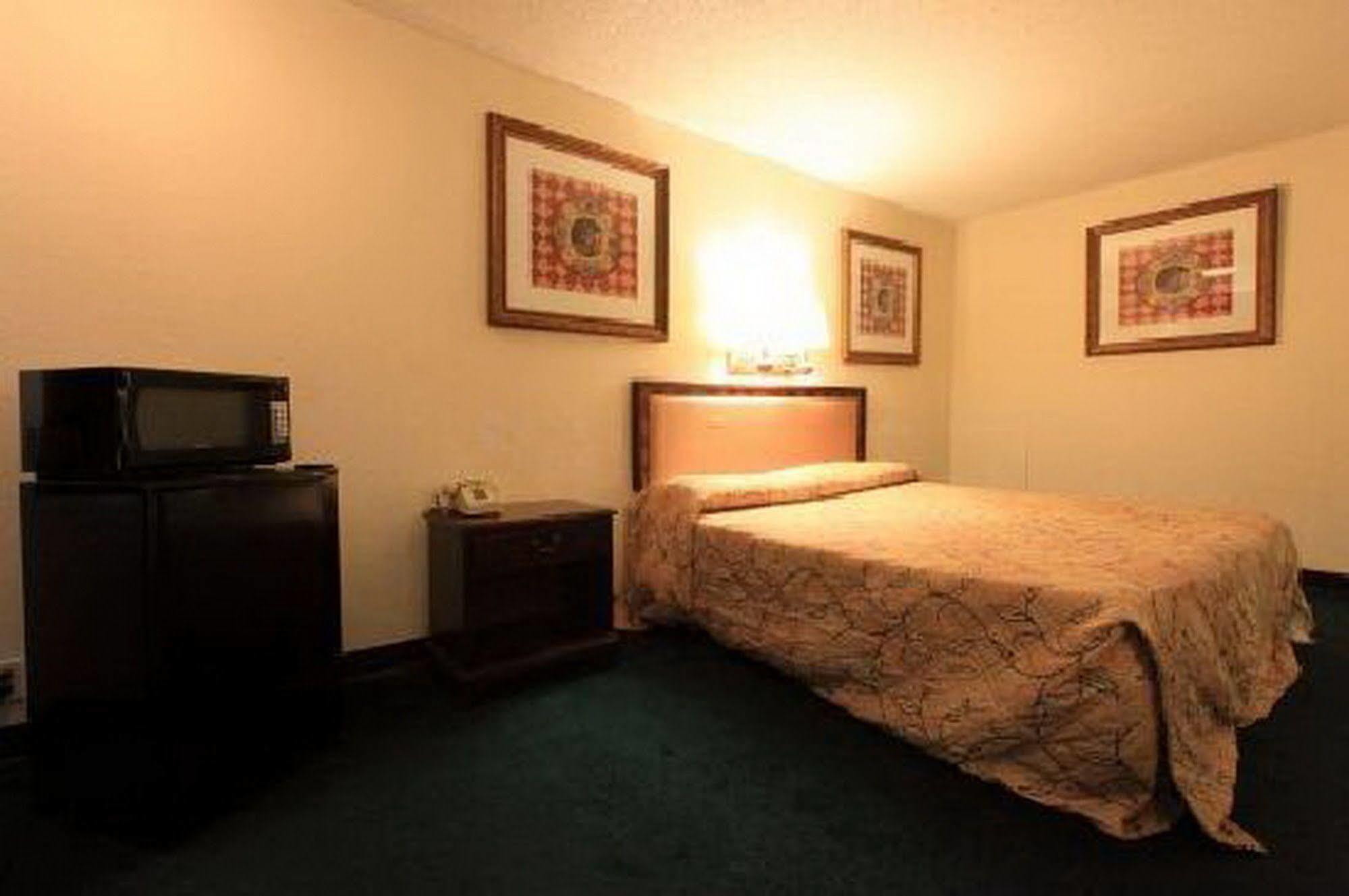 Hotel Petersburg Va I-95 & E Washington St מראה חיצוני תמונה