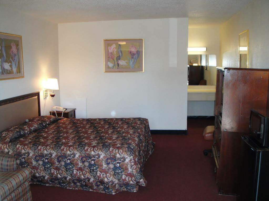 Hotel Petersburg Va I-95 & E Washington St מראה חיצוני תמונה