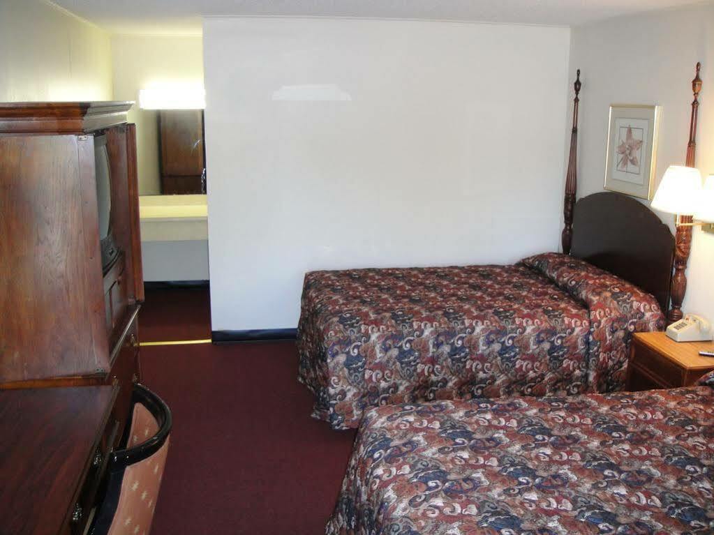 Hotel Petersburg Va I-95 & E Washington St מראה חיצוני תמונה